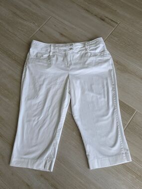 Sharagano Studio White Cropped Capris Double Buttons With Pockets Size 16